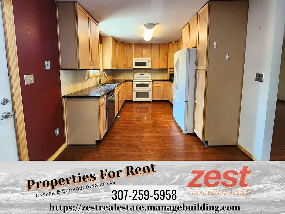 955 North Riverbend Drive - 1 — Photo 4