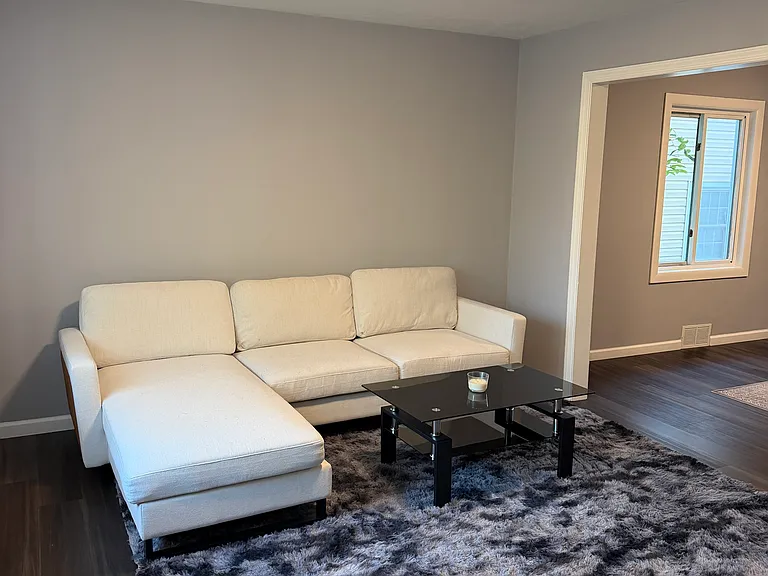 428 Boston St — Photo 2