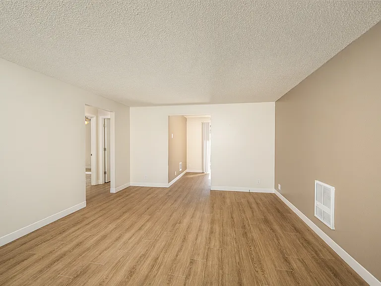Hopkins Horizon Apartments — Photo 6