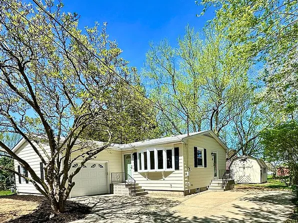 715 Forde Ave, Amherst, OH 44001