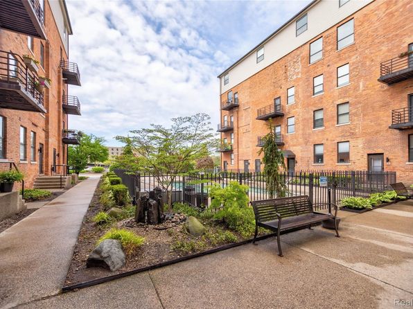 6533 E Jefferson Ave APT 417