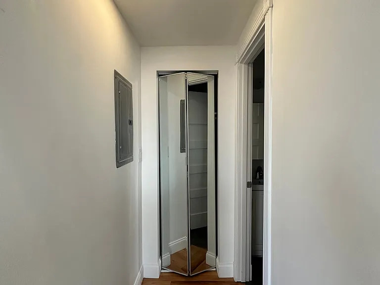 2101 S Ashland Ave #1-R — Photo 5