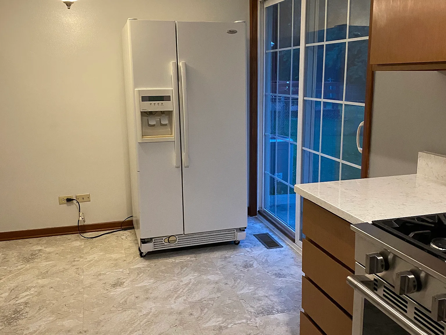 3 bed, 1012 sqft, $2,400 — Photo 3