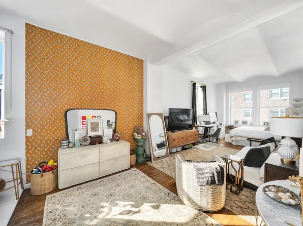 9 Barrow Street image 1 of 12