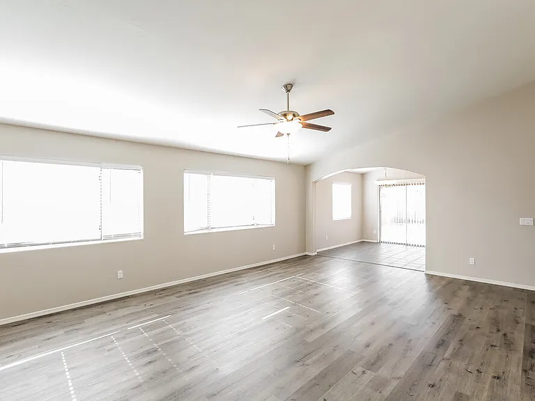 25739 W Saint Catherine Ave — Photo 4