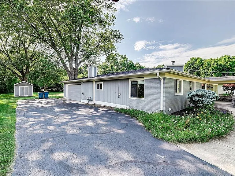 11050 Willowmere Dr — Photo 36