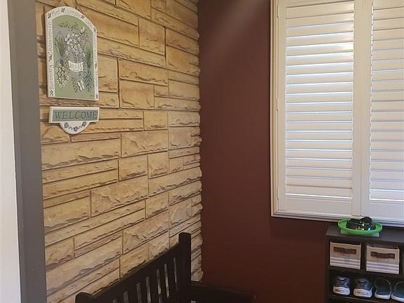 5th image of 1124 Highland Ave