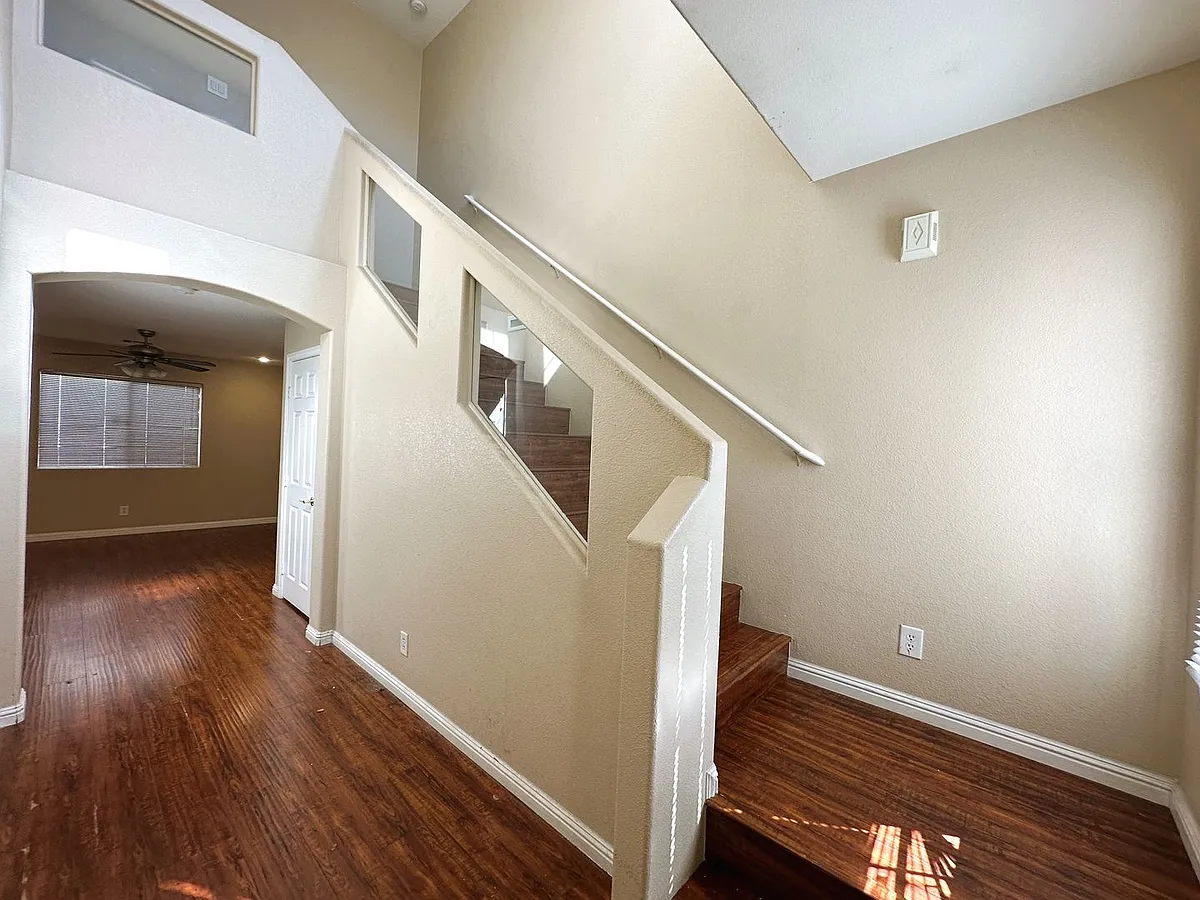 Building Photo - 9272 Nerone Ave