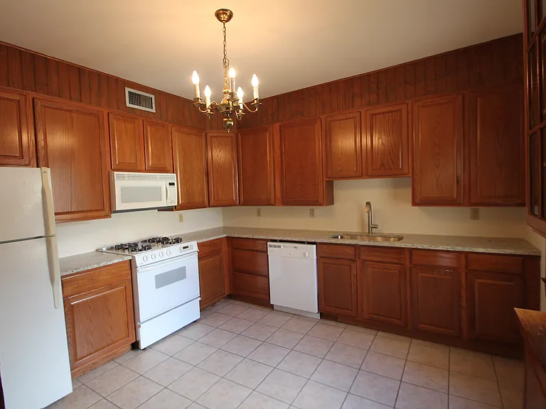 11 Fontainebleau Dr #A — Photo 20