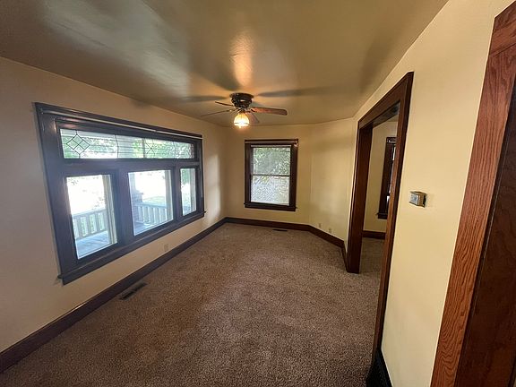 3rd image of 1427 S Linden Ave