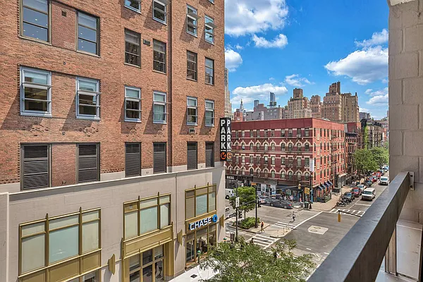 Sold by Compass | media 6