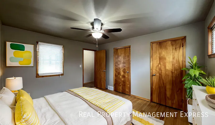 Great Home in Kingswood!! — Photo 2