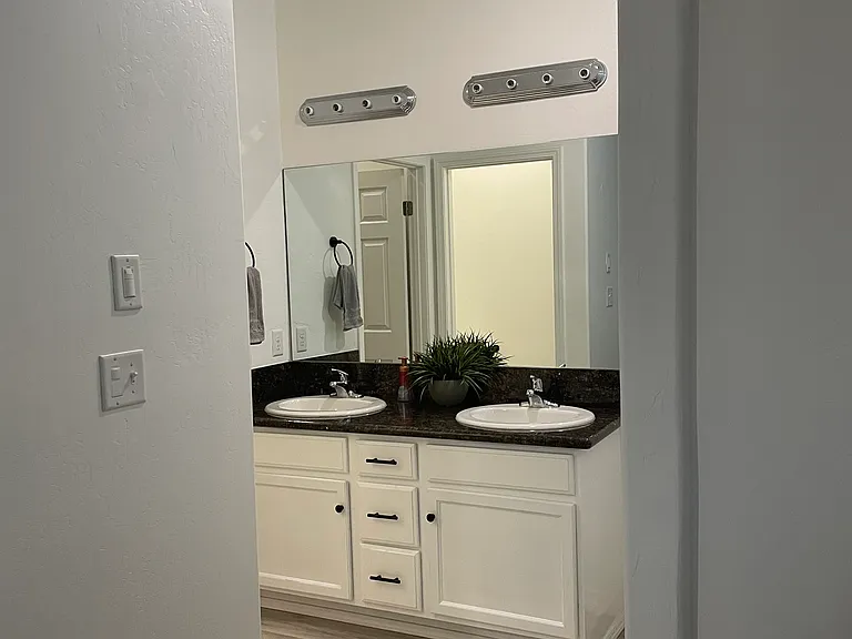 713 Salazar Ave — Photo 11