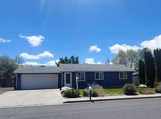 2406 SW Glacier Ave, Redmond, OR 97756