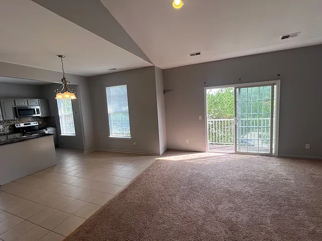 2 bed, 1683 sqft, $1,995 — Photo 4