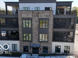 704 Pawnee Rd #210, Carmel, IN 46032