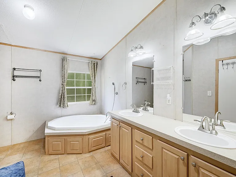7807 Williamson Creek Dr — Photo 9