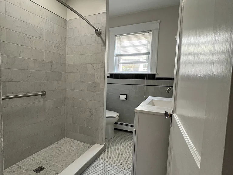 156 Narragansett St #2 — Photo 17