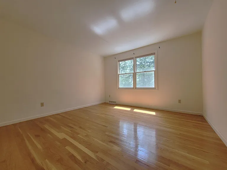 2399 Bay Rd — Photo 15
