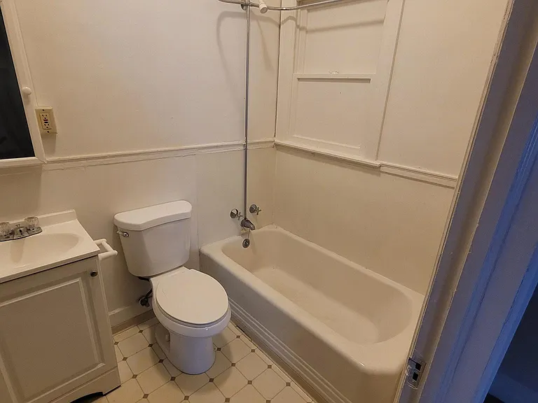 1214 W Sprague Ave #32 — Photo 4
