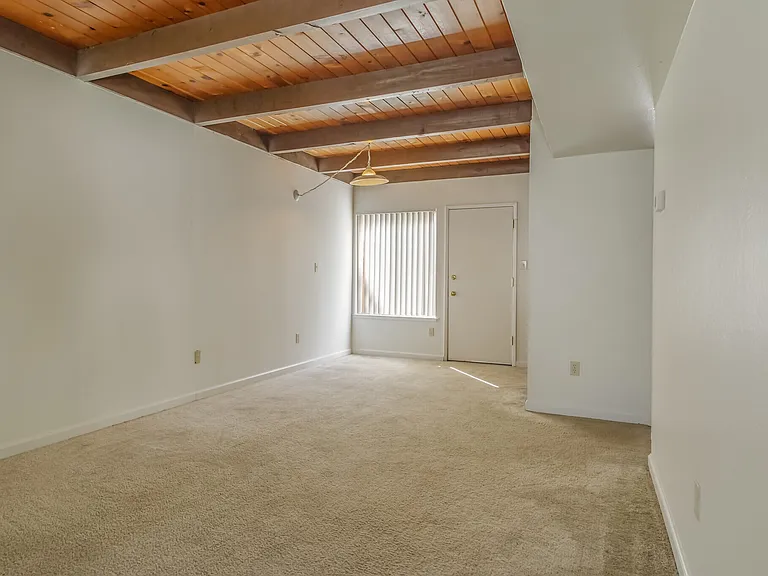 Alvarado Parkside — Photo 6