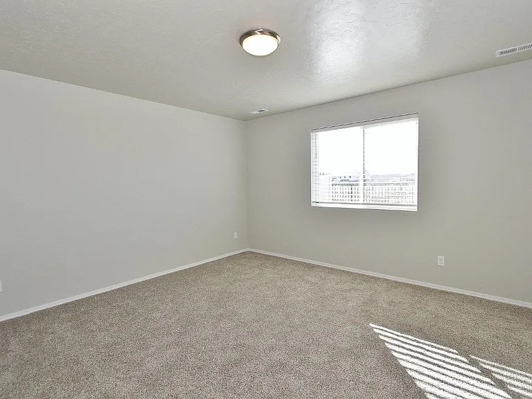 3101 N Saratov Way — Photo 22