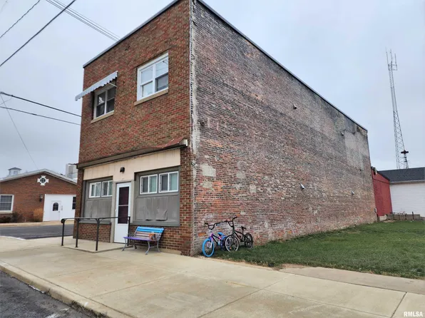 138 N Walnut St, Princeville, IL 61559