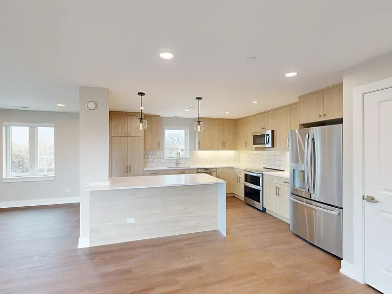 550 Sheridan Square — Photo 11