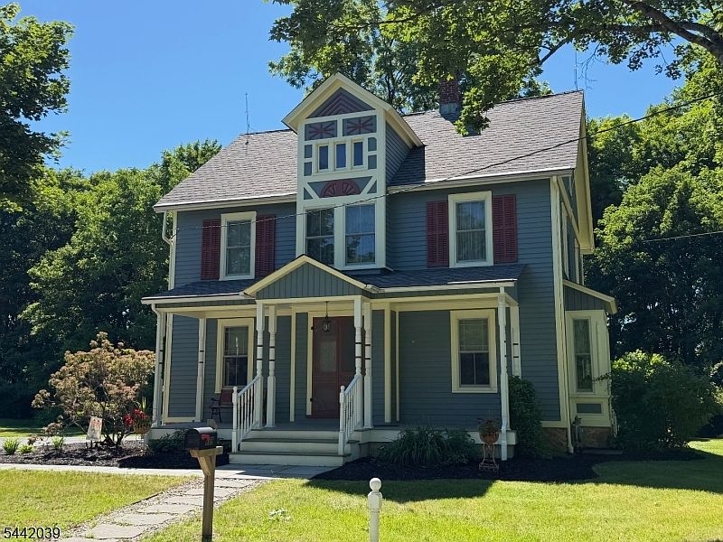 1st image of 689 Bartley Rd