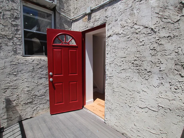 452 E Girard Ave — Photo 5