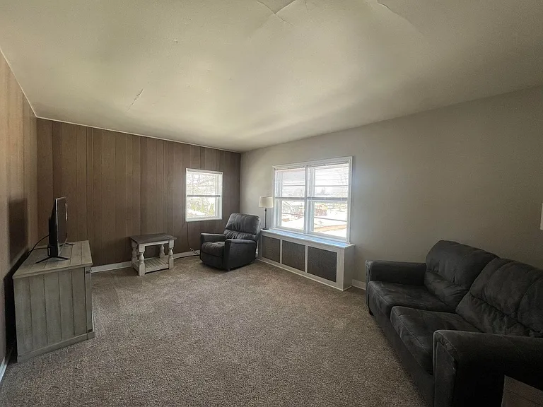 600 E 21st St #4 — Photo 13