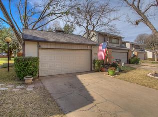 1016 Woodoak Ct, Fort Worth, TX 76112