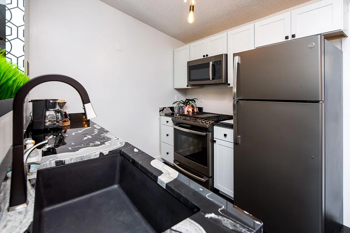 Photo 1 of 10 - 3356 Rennie St - Traverse City, MI Primary Photo - 3356 Rennie St