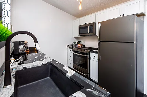 3356 Rennie St Photo 1