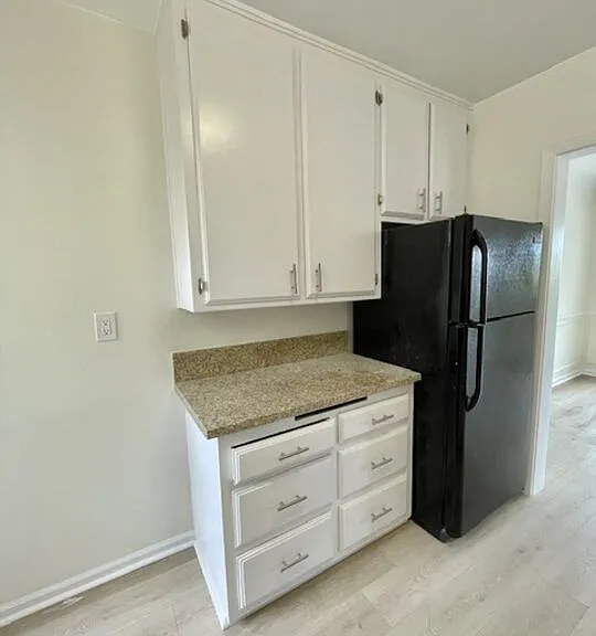 1600 N Martel Ave #B — Photo 15