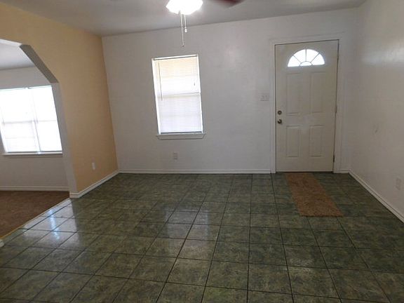 2nd image of 504 E Monahans St