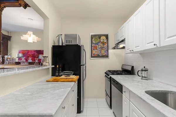 Rented by Compass | media 7