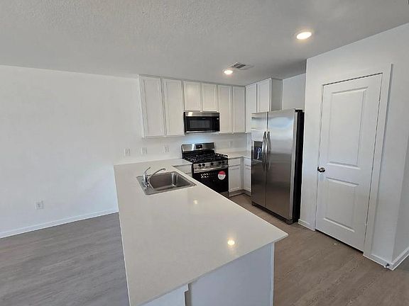 2nd image of 430 Southern Magnolia Way