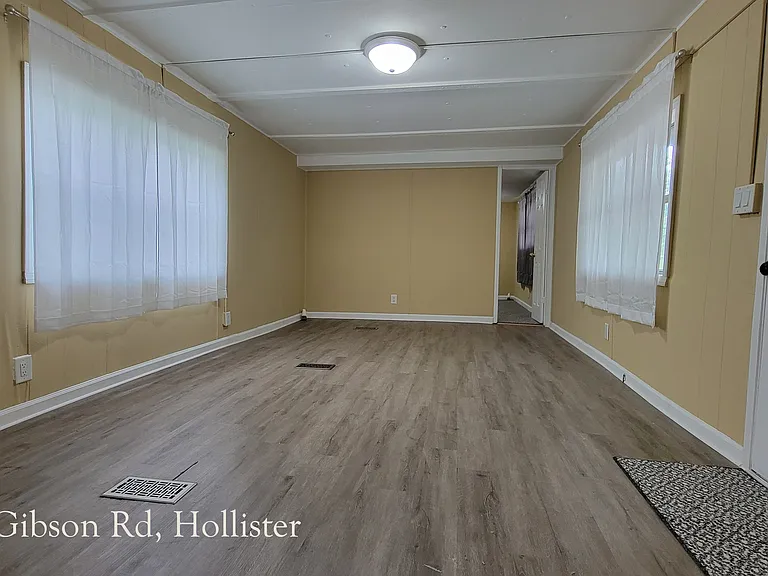 141 Gibson Rd — Photo 2