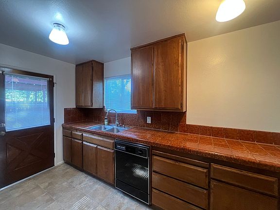 5th image of 1207 Palm Ave