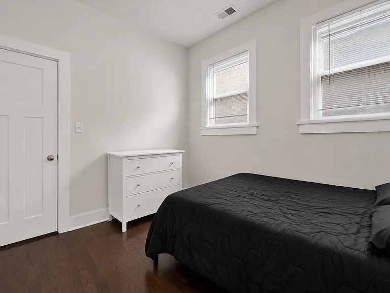 1329 W 18th St #2F — Photo 12