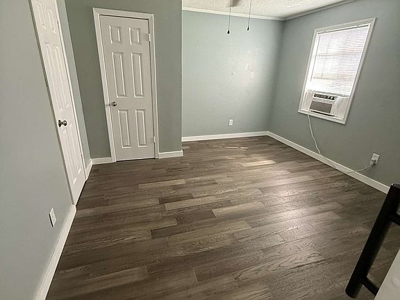 4th image of 1913 24th St #1