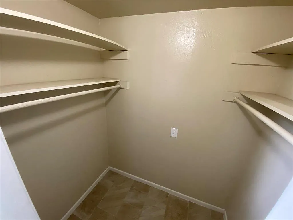 1 bed, 1.0 bath, 319 sqft, $800 — Photo 4