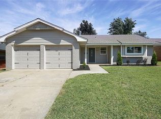 5621 NW 61st St, Warr Acres, OK 73122