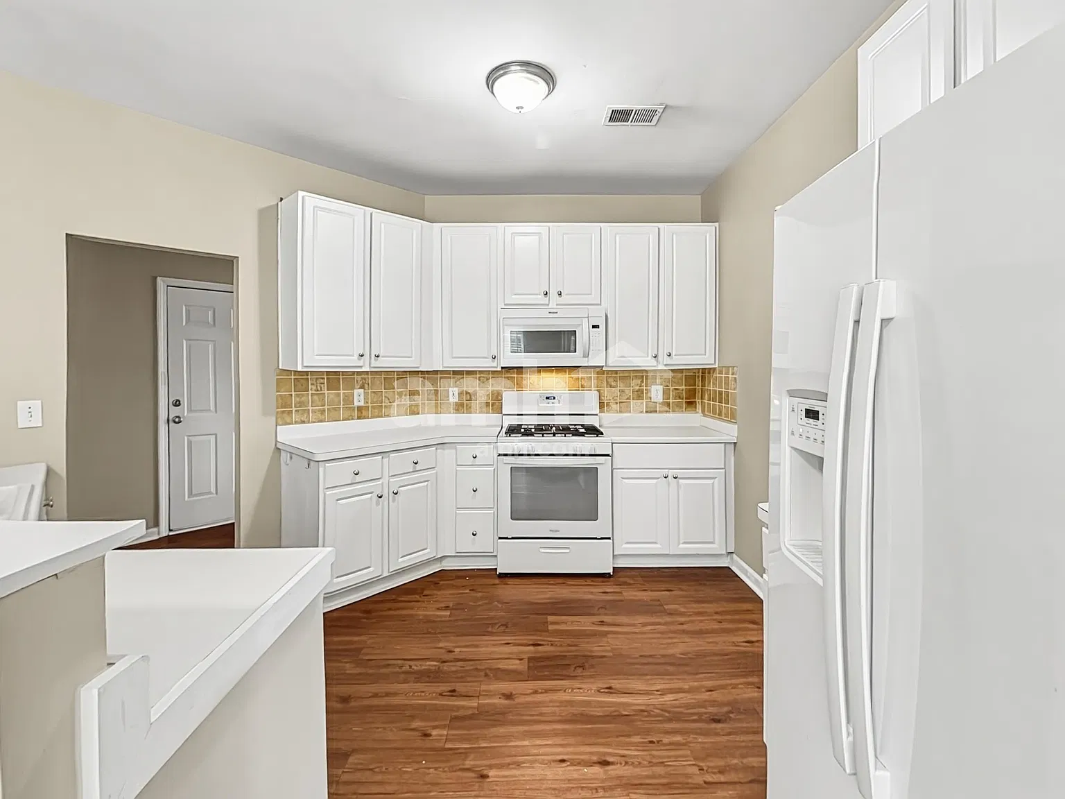 4 bed, 2.5 bath, 2870 sqft, $2,605 — Photo 4