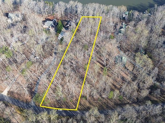 3rd image of 196 Wood Land Dr