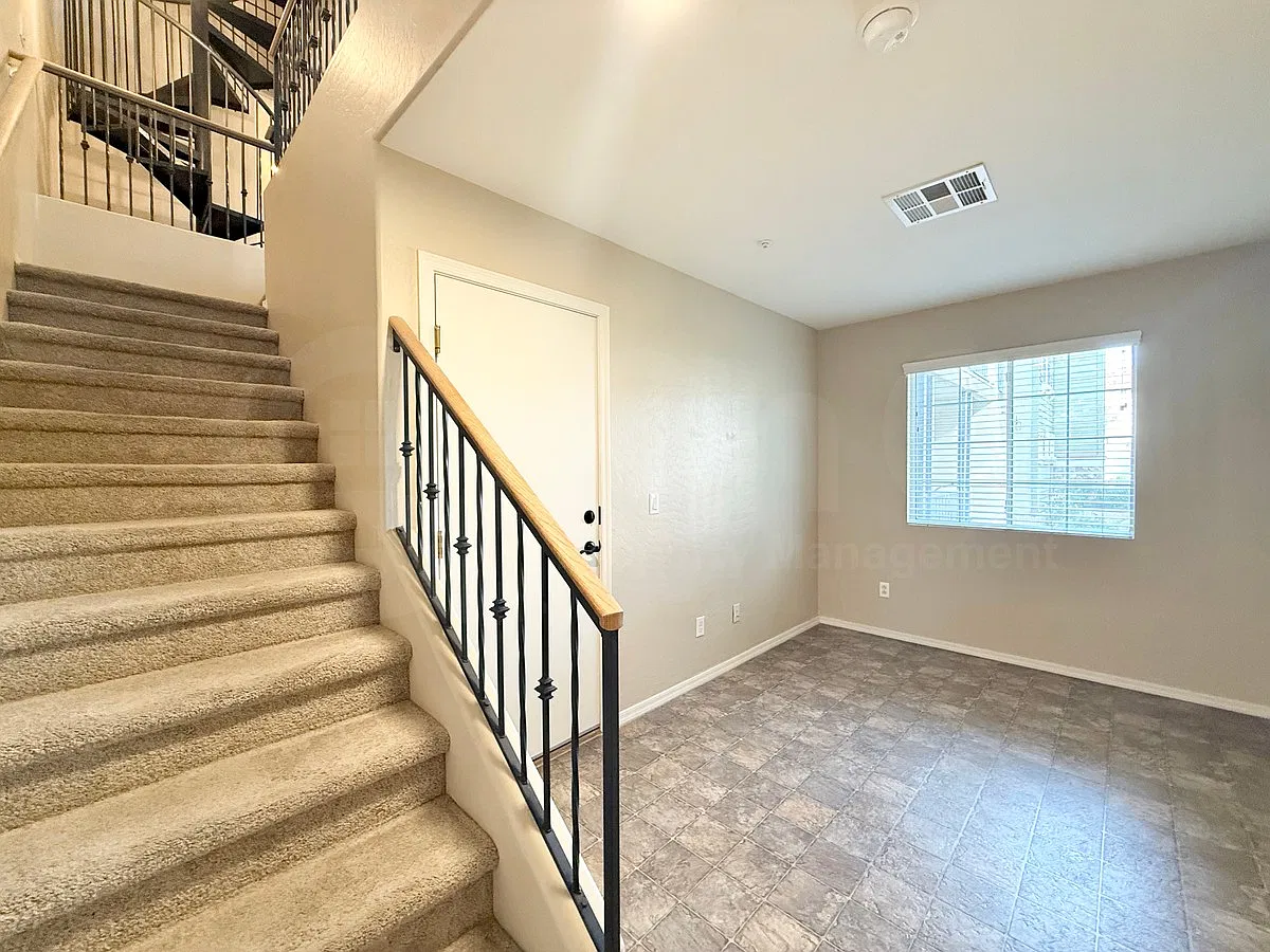 2 bed, 2.0 bath, 970 sqft, $2,100 — Photo 4