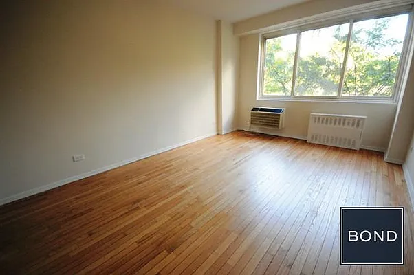 Rented by Bond New York | media 8