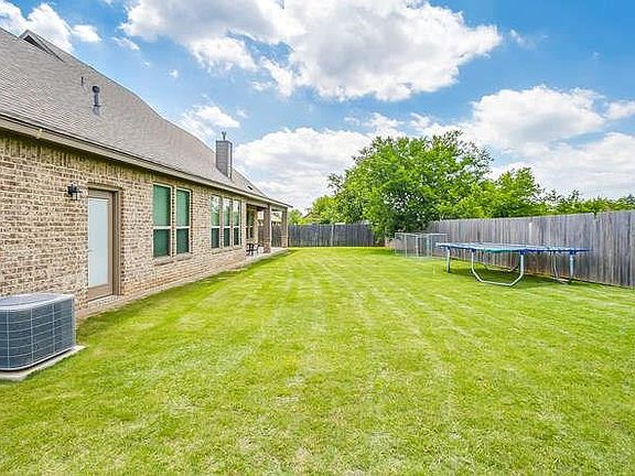 4th image of 508 Claire Ct