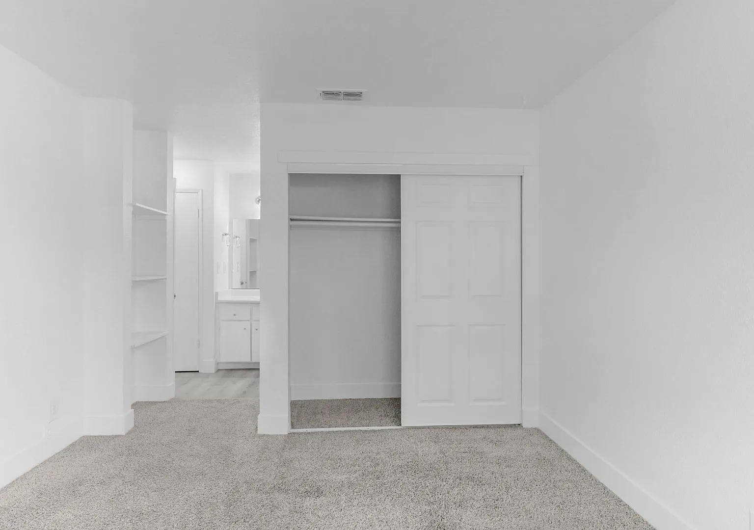 Woodbridge Place — Photo 4